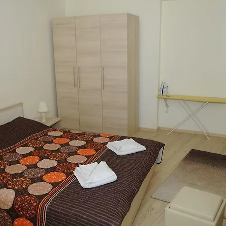 In Yassen ساني بيتش